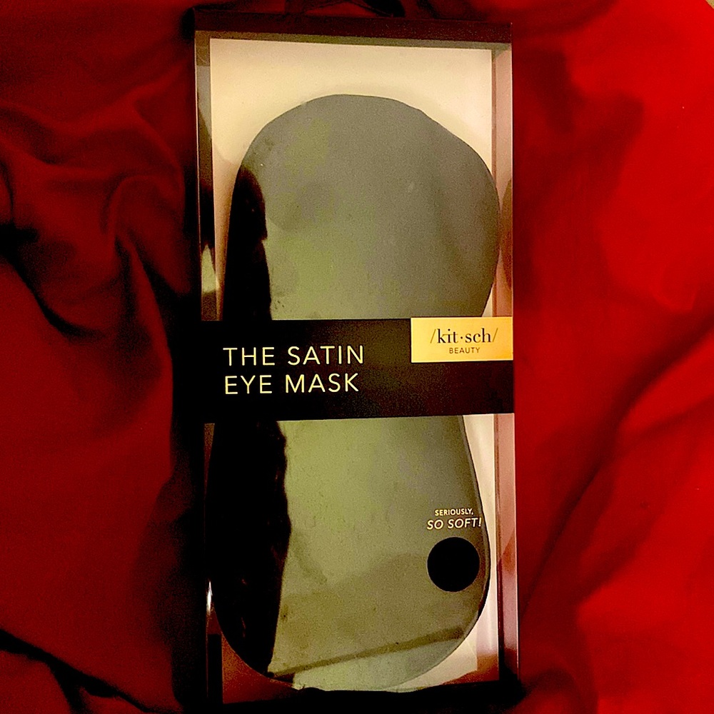 Brand new kit•sch beauty The Satin Mask in the color black.